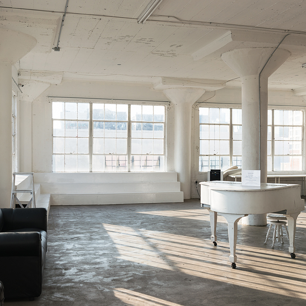 Space For Arts - Art 1 - DTLA Loft w/ Textured Wall, Big