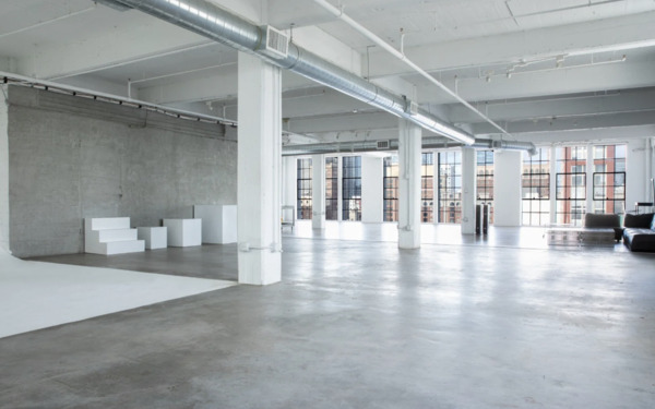 3000 SQFT - Spacious Studio - Floor to Ceiling Windows (E)