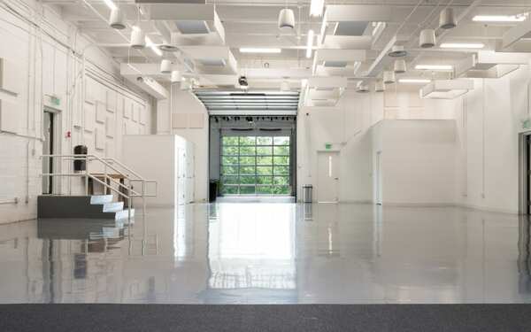 Creative Playground - 1,900 SQFT Studio w/ Seamless Wall + Green Room Access!