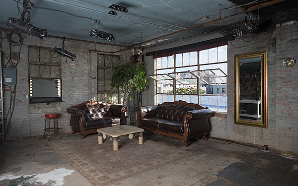 Affordable modern, fully-equipped Studio